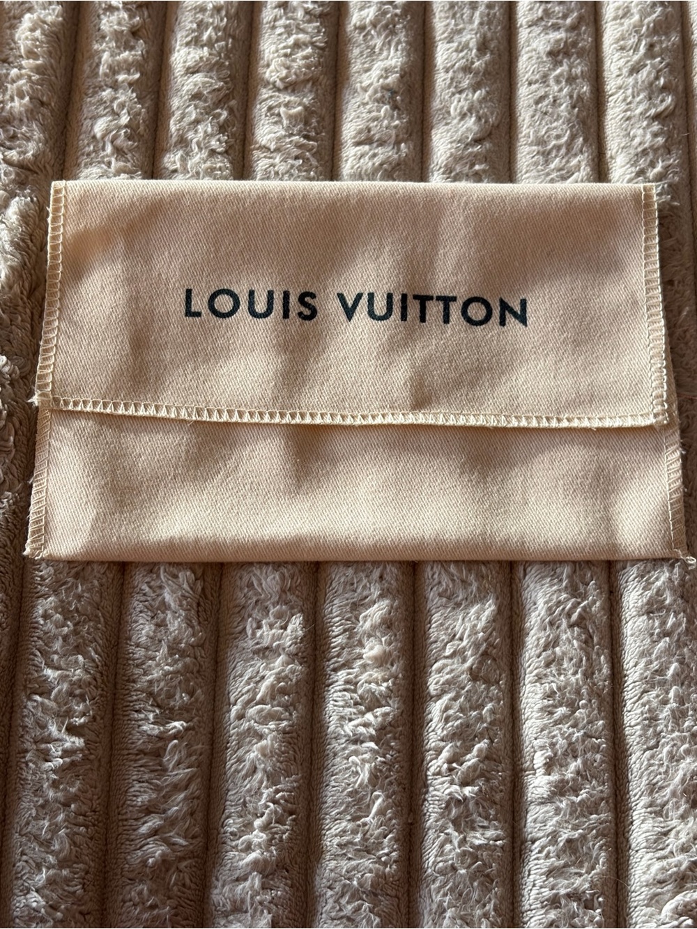 Louis Vuitton Beige Logo Dust Bag - Light Tan Accessory Sleeve